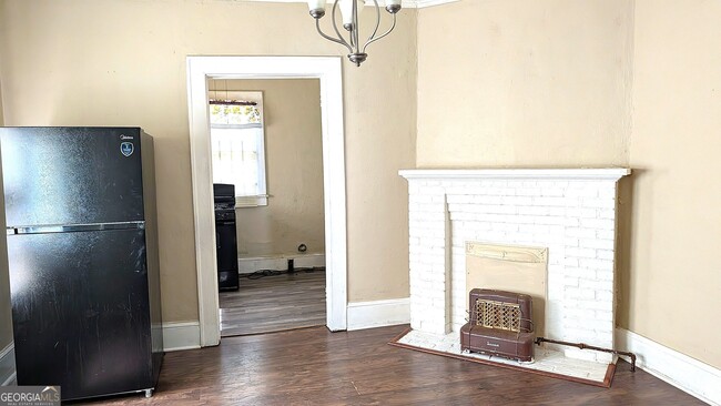 Building Photo - 672 Bowden St