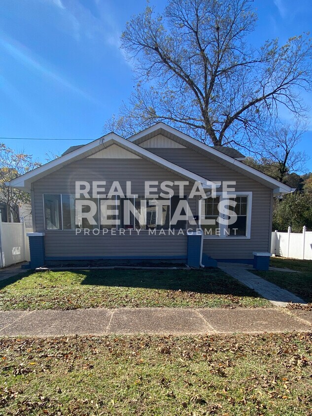 Foto principal - 502 5th Ave NW