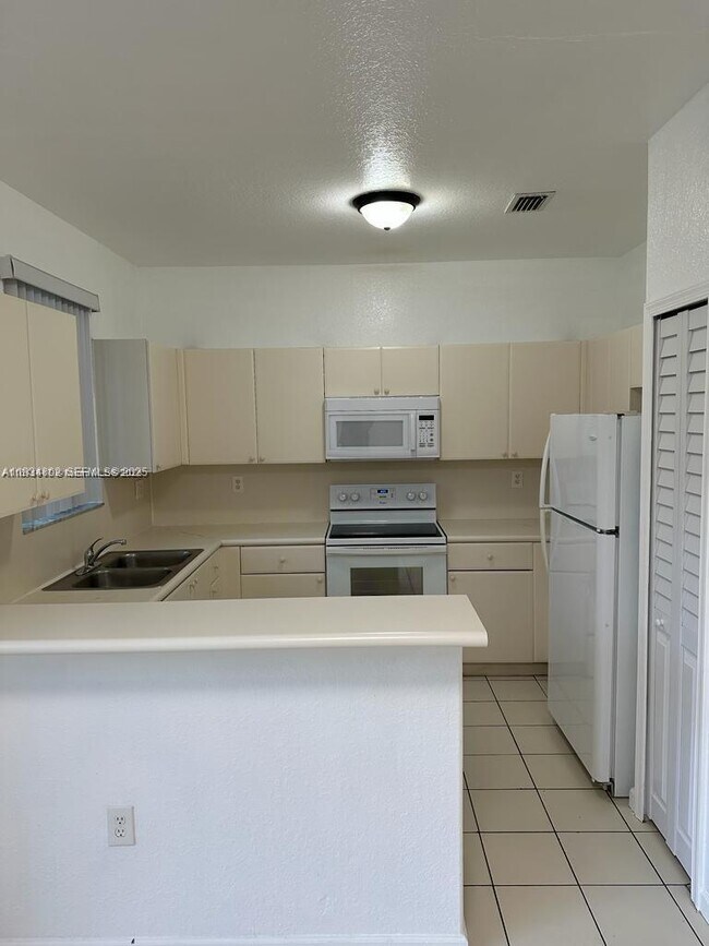 Foto del edificio - 1538 SE 24th Ct