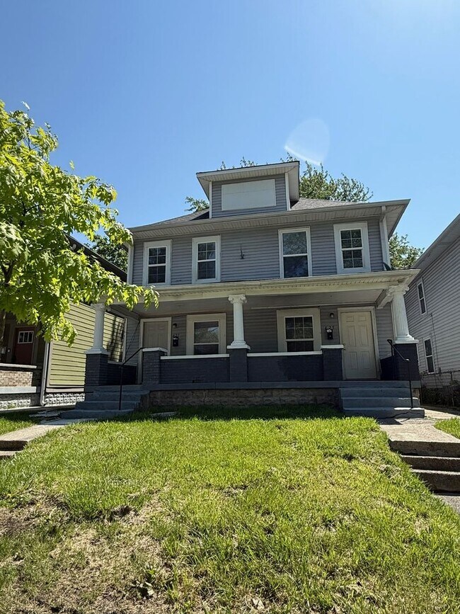 Building Photo - 625 N Tacoma Ave
