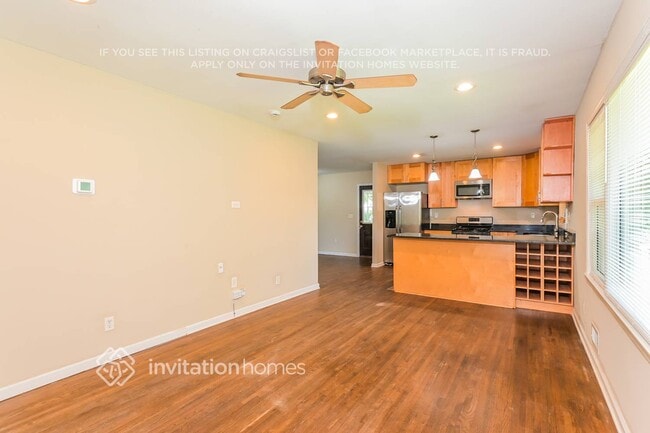 Building Photo - 1814 Flintwood Dr SE