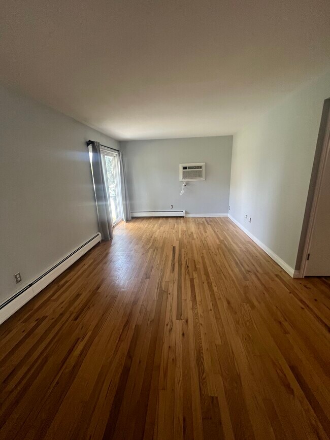 Foto del edificio - 1715 E 14 Mile Rd