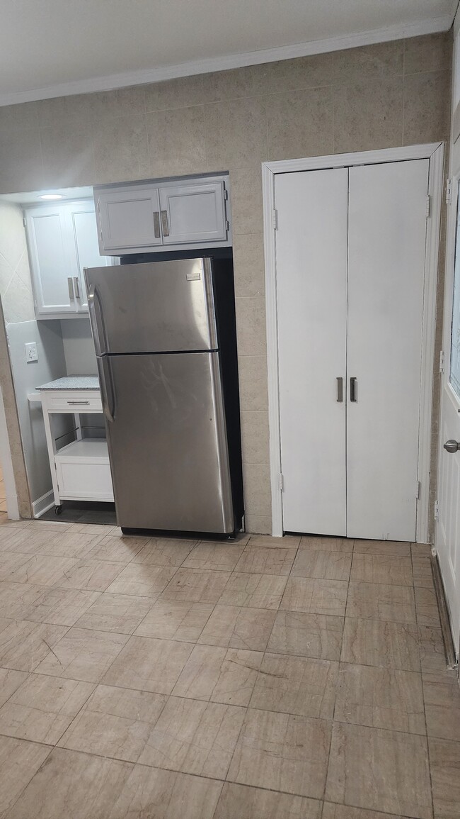 Foto del edificio - 1611 Elmwood Ave