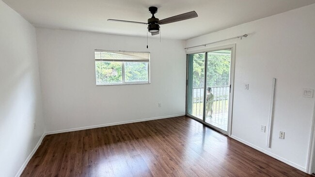 Foto del edificio - 148 Cypress Way E