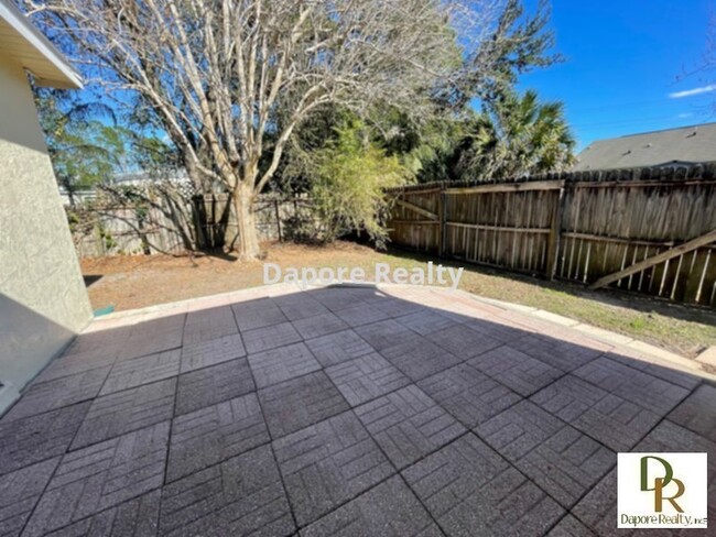 Foto del edificio - NICE, MUST SEE 3 Bed, 2 Bath, Screen Porch...