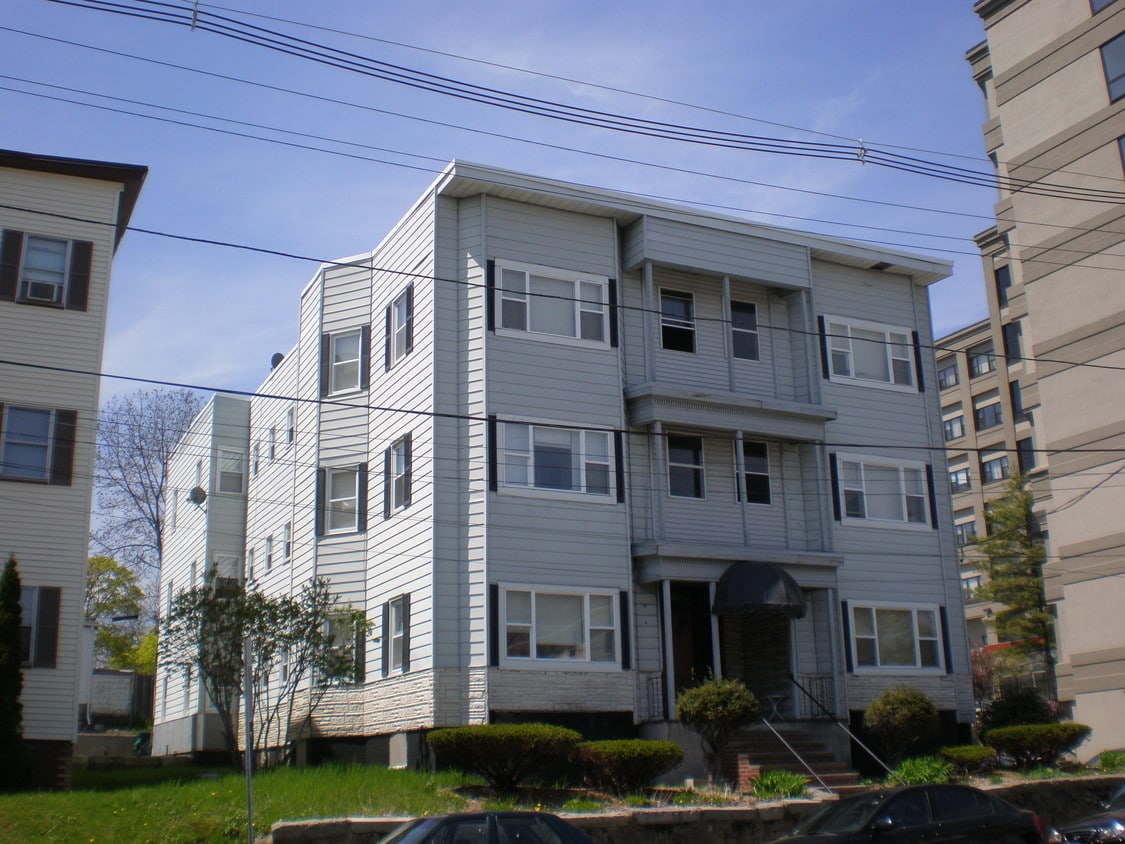Building Photo - 122 Eastern Ave