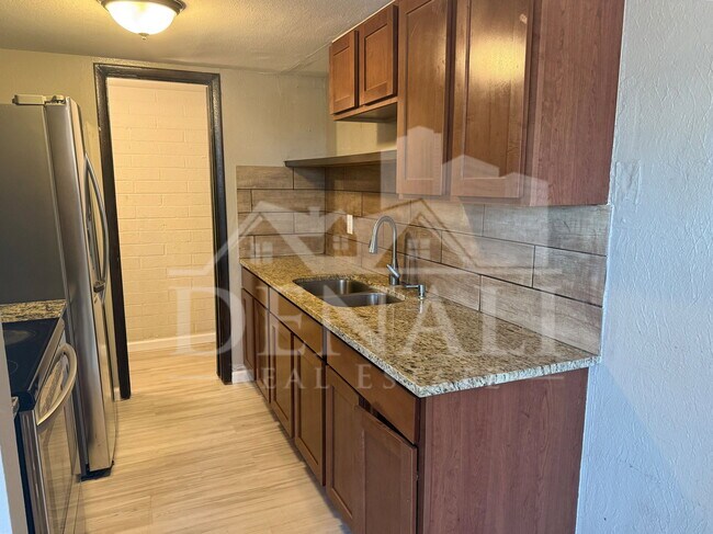 Foto del edificio - 6714 W Monterosa St