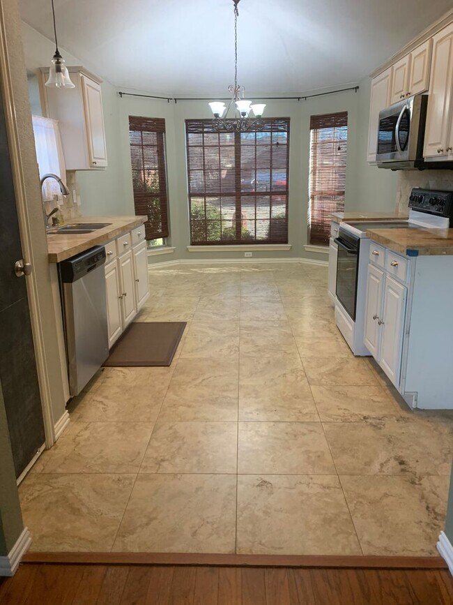 Foto del edificio - Charming 3BD/2BA Single-Story Home on Corner Lot | No Carpet | Must See!