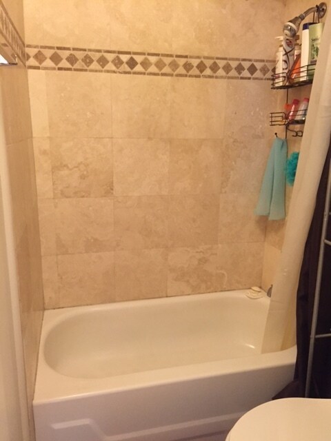 Foto del edificio - 2/1/1 Nice and Includes utilities!