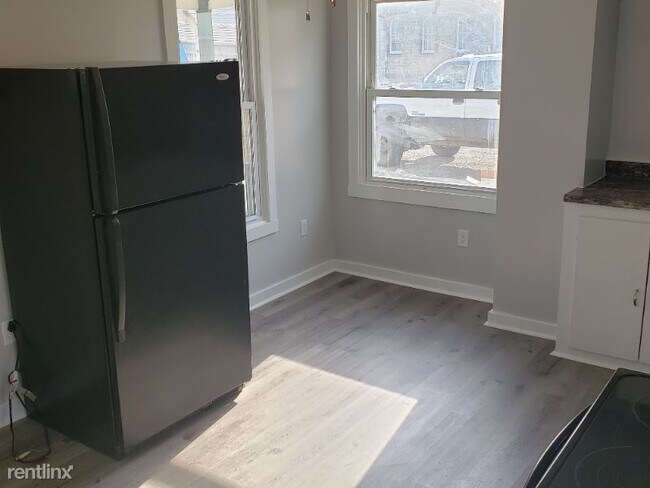 Building Photo - 2 br, 1 bath House - 1124 5th Avenue