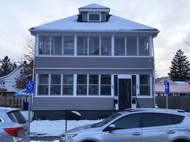 Building Photo - 46 Mooreland St