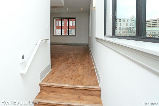 Building Photo - 10 Grand River Ave