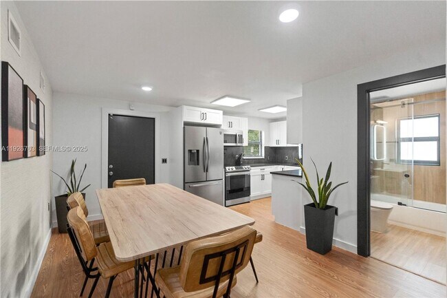 Foto del edificio - 601 SW 1st St