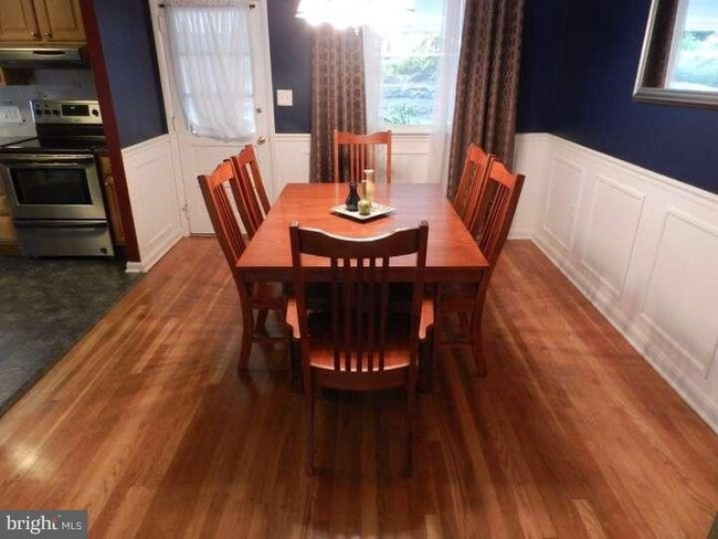 Foto del edificio - 1119 Crestover Rd