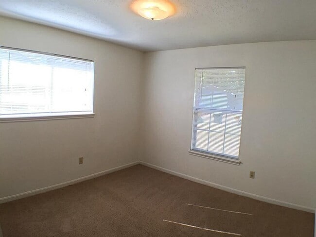Building Photo - 108 Belvedere Dr