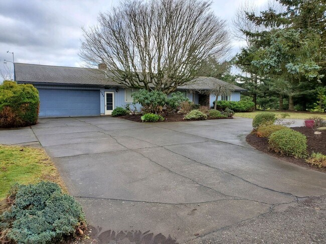 Foto del edificio - 7 Acre  Property 3 Bedroom 2 Bath Rambler ...