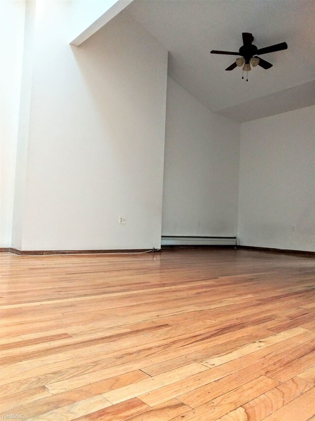Building Photo - 3 br, 1 bath  - 149 Lexington Ave