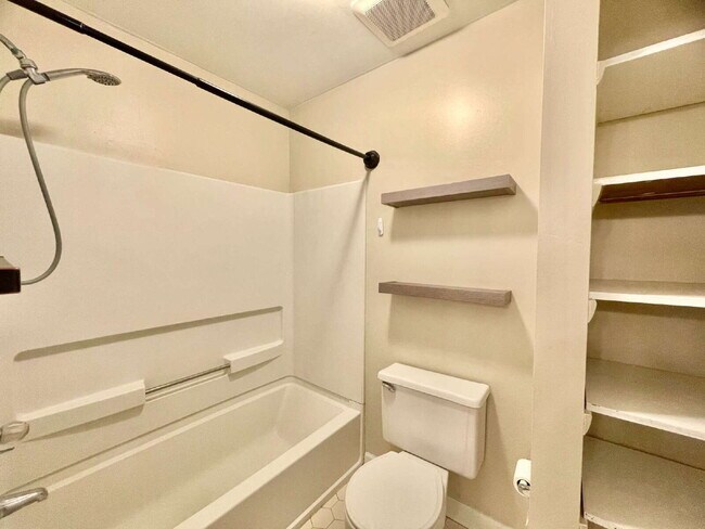 Foto del edificio - 3 Bed, 2 Bath Nest In Fayetteville