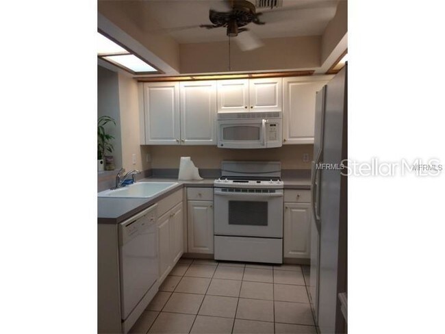 Foto del edificio - 2628 Bentley Dr