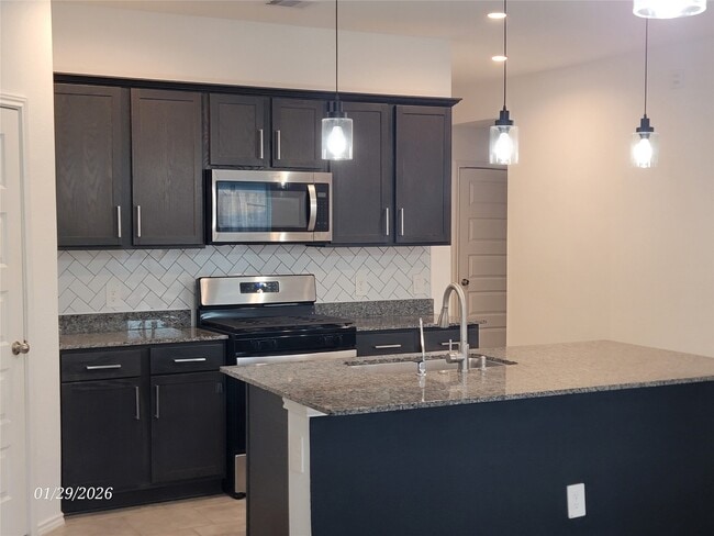 Building Photo - 1127 Lipizzan Ln