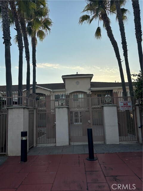 Foto del edificio - 17888 Alburtis Ave