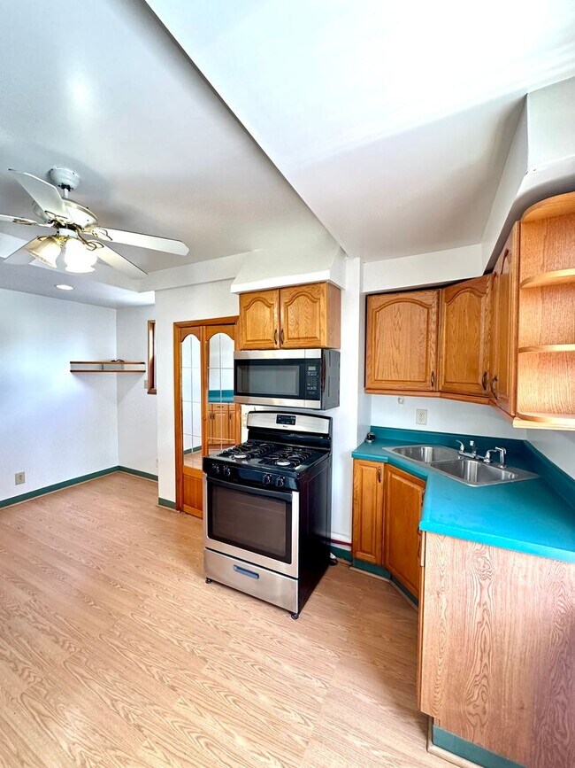 Foto del edificio - Conveniently Located 1 Bed, 1 Bath Unit - Available 7/1!