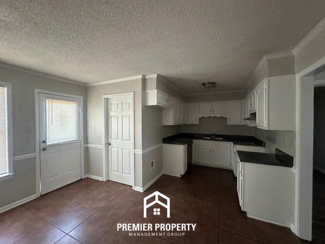 Building Photo - Quiet 3BR/2BA Cove in Bartlett Area | Vaulted Ceilings & Hardwood Floors