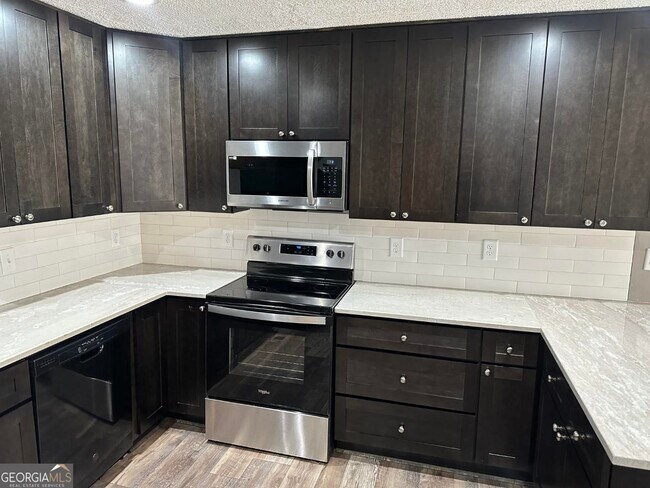 Building Photo - 1545 Gaylor Dr SE