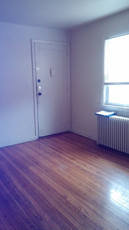 Primary Photo - 62 Hughes St