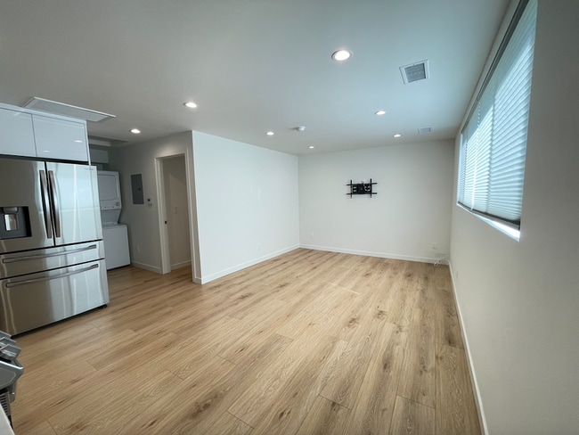 Foto del edificio - 22261 Haynes St