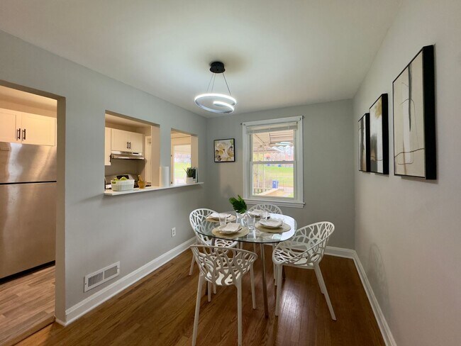 Foto del edificio - Charming 2Beds/1Bath in Yale Heights