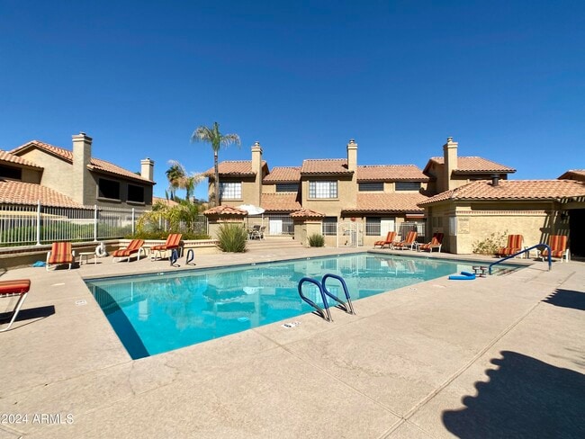 Building Photo - 7924 E Pepper Tree Ln