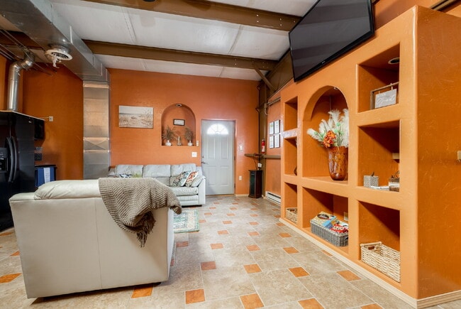 Building Photo - Cozy Fully Furnished - 1 Bedroom Apartment