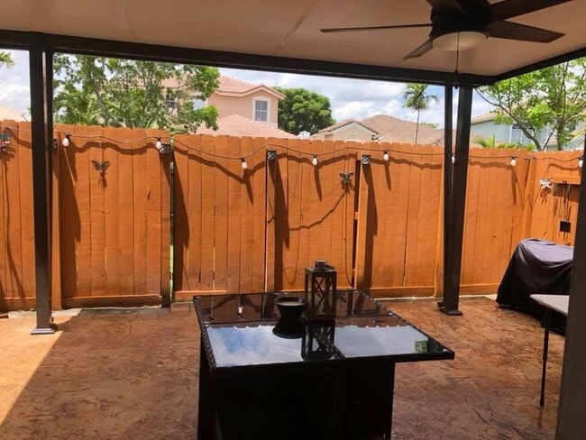 Foto del edificio - 16303 SW 44th Terrace