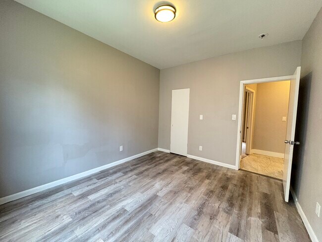 6 Bergen Ave 13 - 12 Bergen Ave