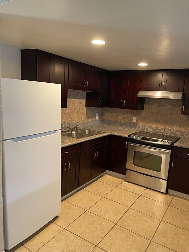 Foto principal - 5344 Rex Ave