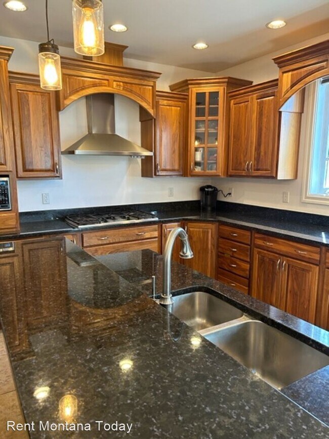 Building Photo - 7 br, 5 bath House - 2450 Lydia Lane