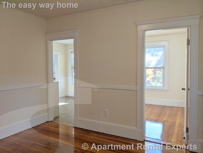 Foto del edificio - 18 Sanborn Ave