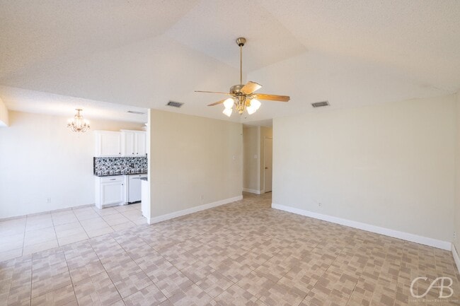 Foto del edificio - For lease