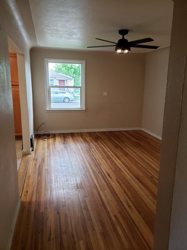 Bright Living Area - 1181 Newark St