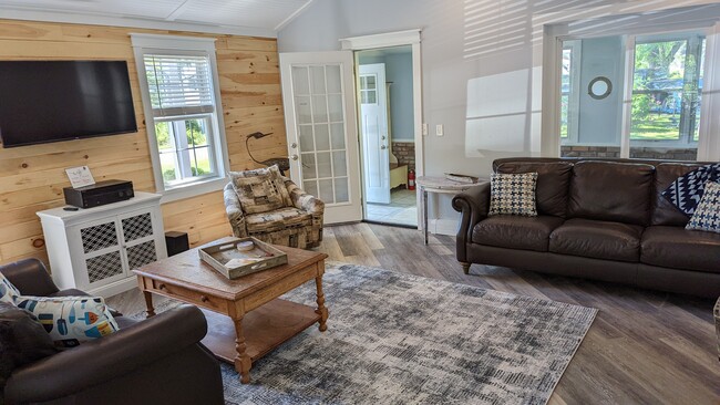 Living Area - 3701 Nibawauka Bch