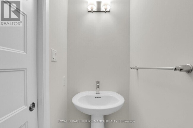 Building Photo - 71 Esban Dr