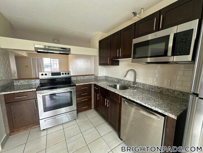Foto del edificio - 154 N Beacon St