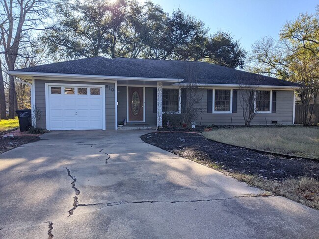 Building Photo - AVAILABLE FOR FALL 2024 MOVE-IN!!!