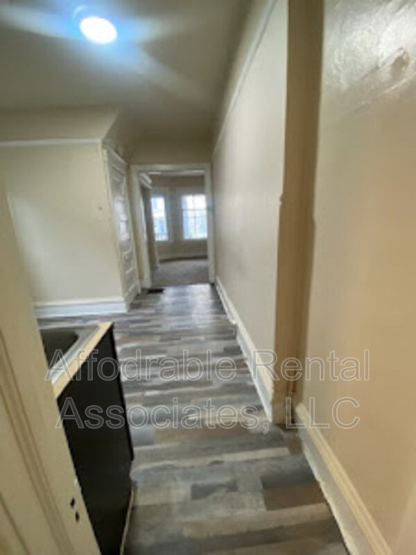 Building Photo - 739 S 24th St