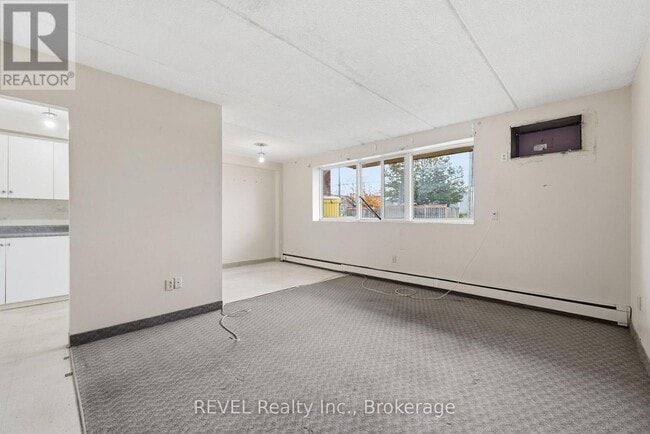 Building Photo - 19 Manchester Ave