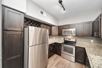 Building Photo - 3003 Memorial Ct