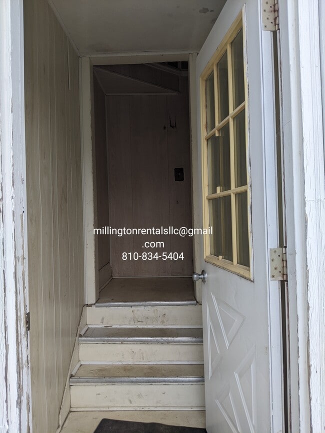 Upstairs entrance - 6029 3rd St