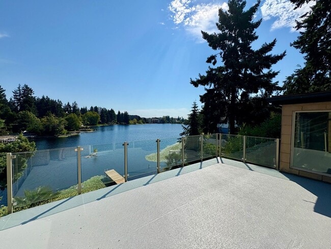 Foto del edificio - Greenwood Penthouse Apartment