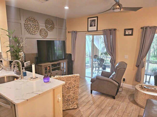 Foto del edificio - 8335 Mulligan Cir